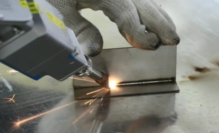 精密激光焊接機與光纖激光焊接機價格對比分析